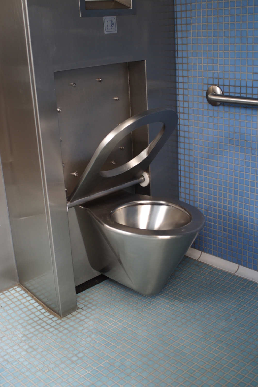 Automatiniai viešieji tualetai netipiniai