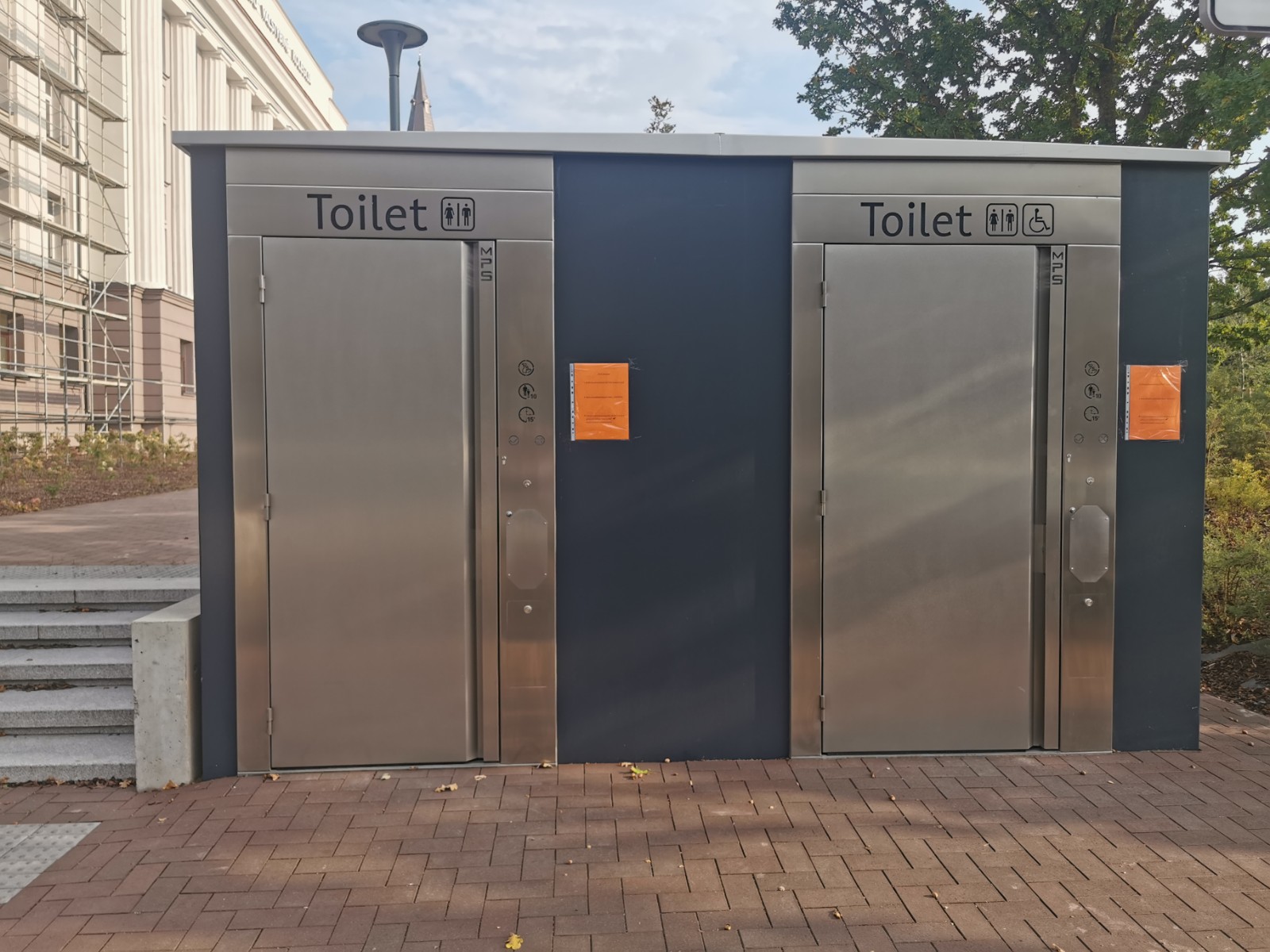 Automatinis dvigubas lauko WC Šiauliuose