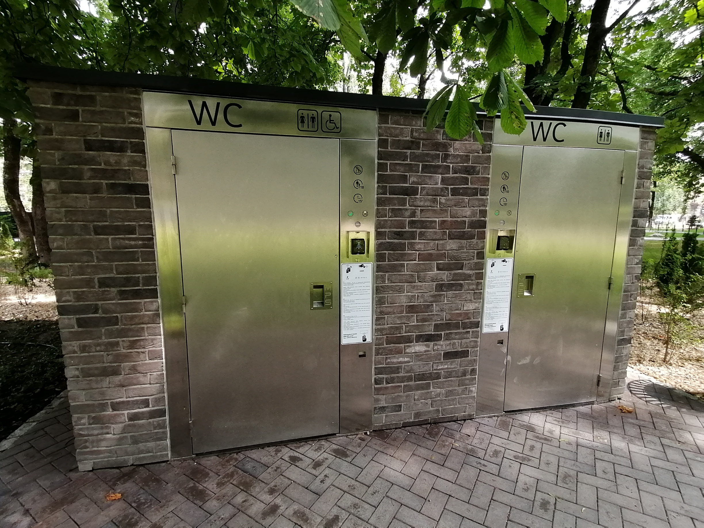 Automatinis betoninis lauko WC Reformatų parke, Vilniuje