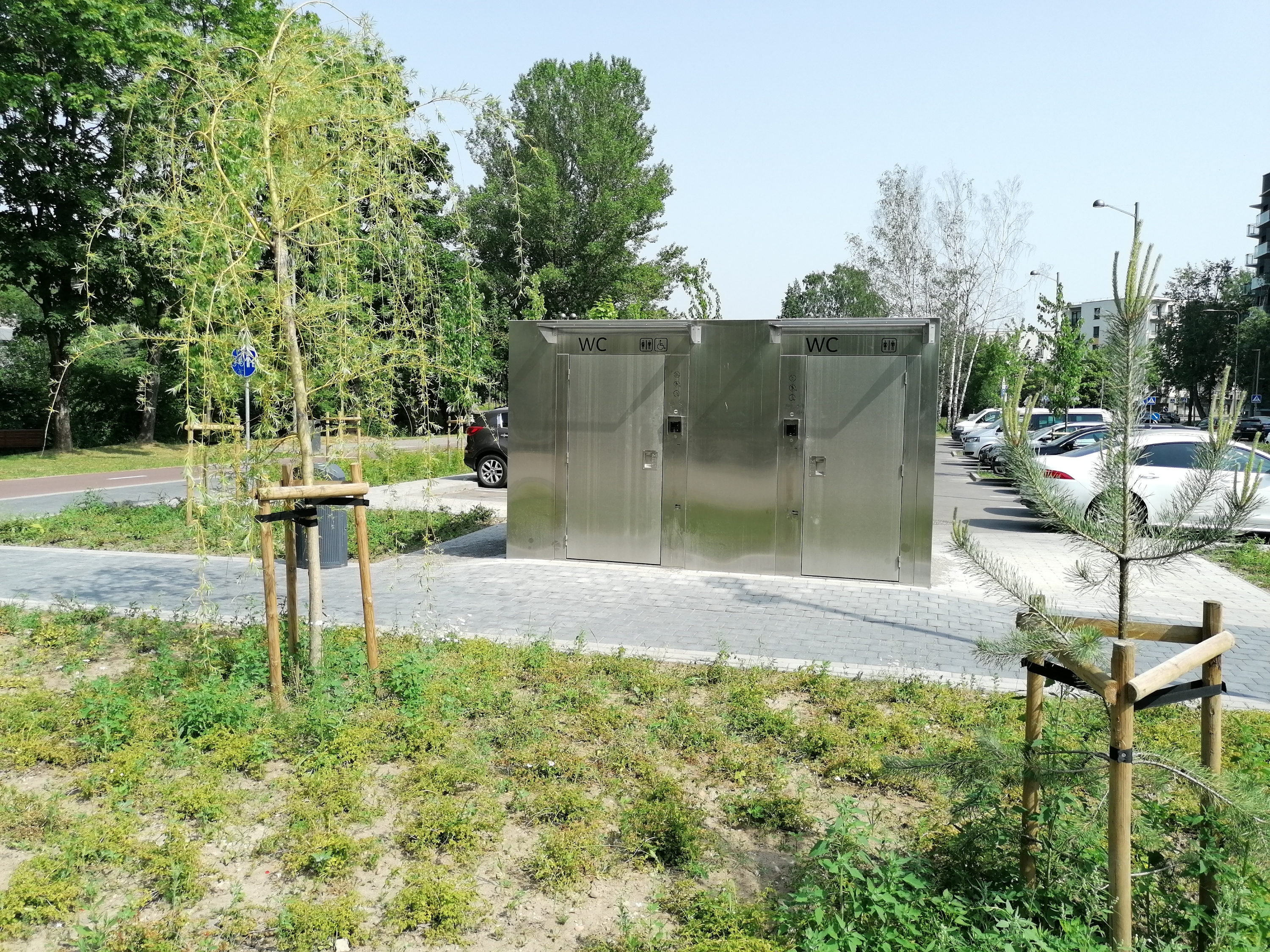 Automatiniai lauko WC Linkmenų parke, Vilniuje