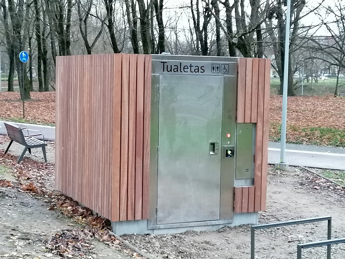 Automatinis lauko WC tualetas Malūno parke, Klaipėdoje