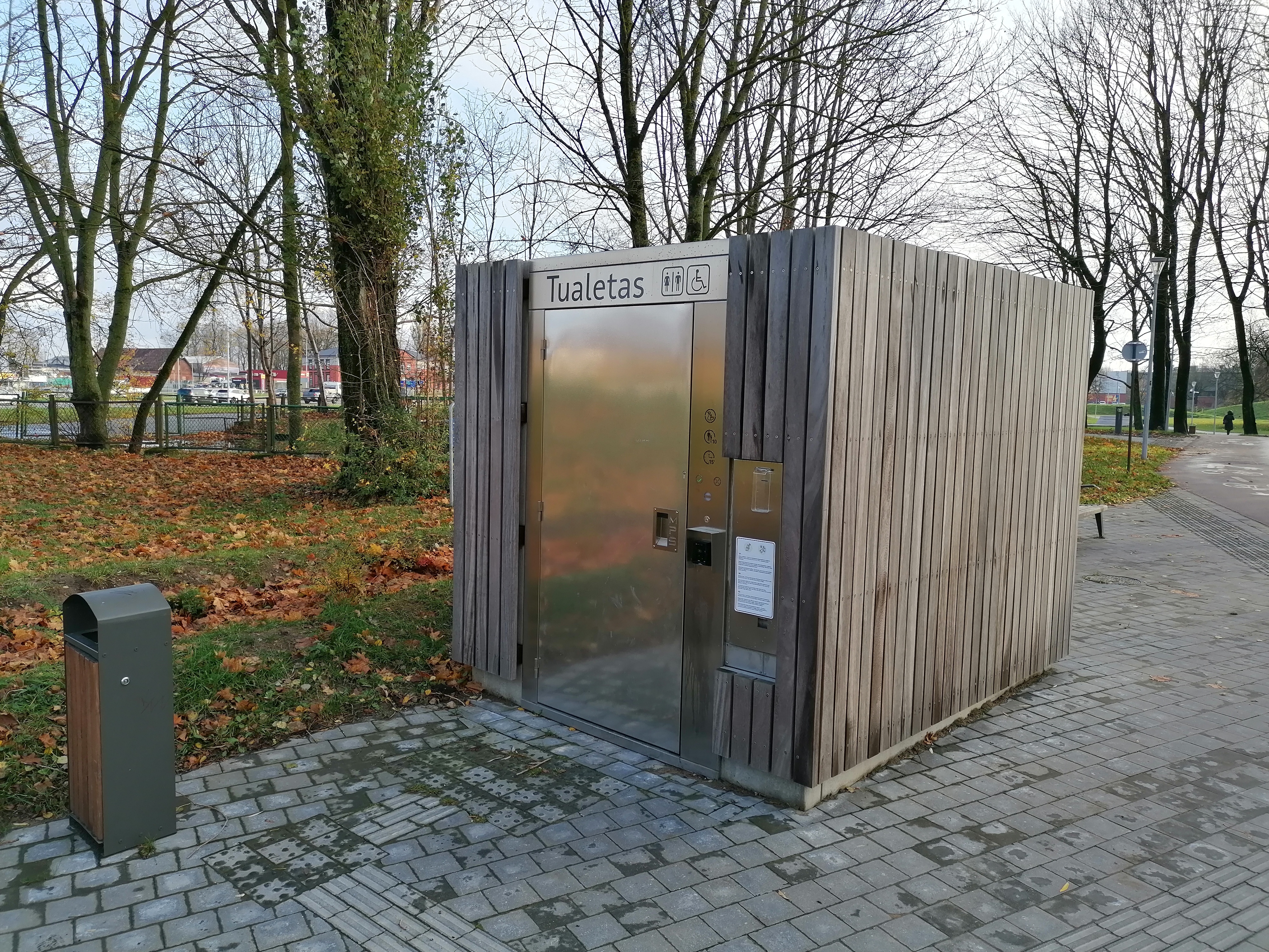 Automatinis lauko WC tualetas Malūnų parke, Klaipėdoje