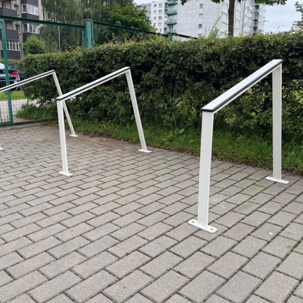 Dviračių stovas su guma RAL7016. Sandelyje