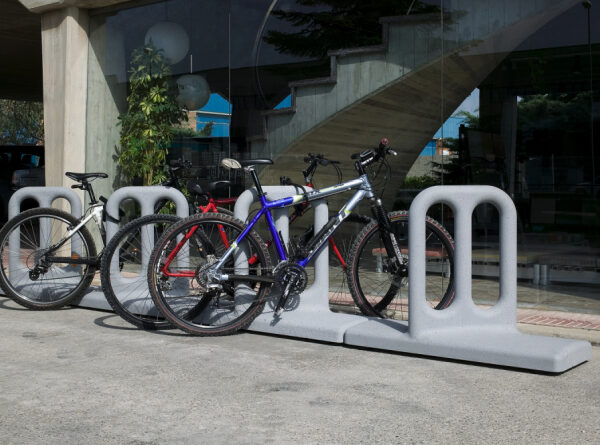 Betoninis dviračių stovas Cyclo