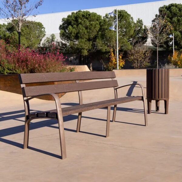 SPEC. PASIŪLYMAS. Nereikalaujantis priežiūros ECOCITY suoliukas iš perdirbtų medžiagų bei WPC lentų